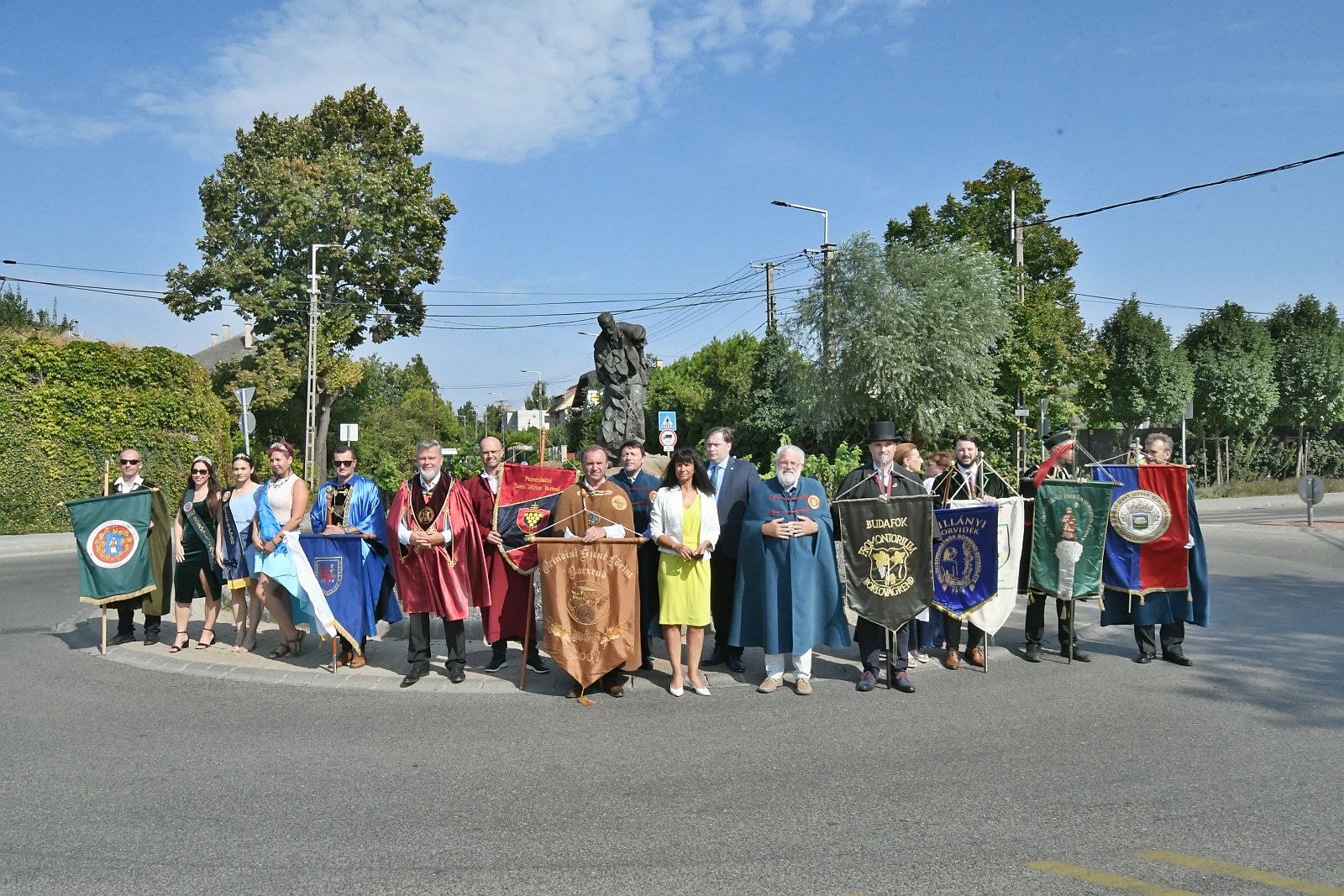 Öreghegyi Mulatság - emlékezés Szöllőhegyre, kenyér- és boráldás a Bory téren